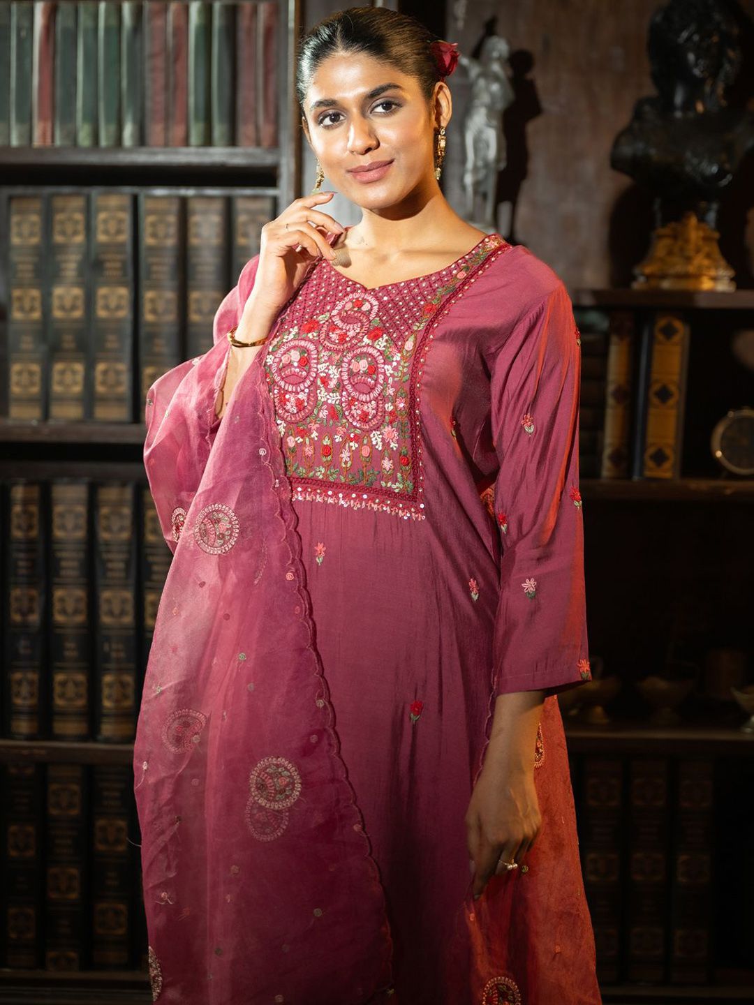 Dhiyona IE Floral Embroidered Thread Work Kurta With Trousers & Dupatta