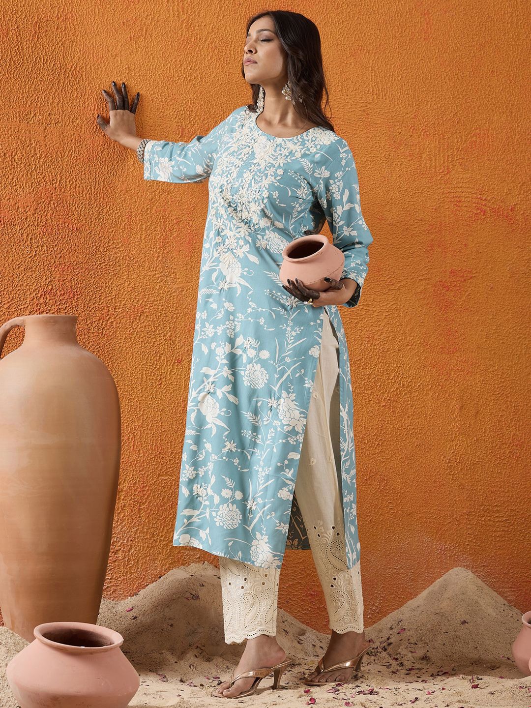 Dhiyona IE Floral Embroidered Thread Work Round Neck Straight Kurta