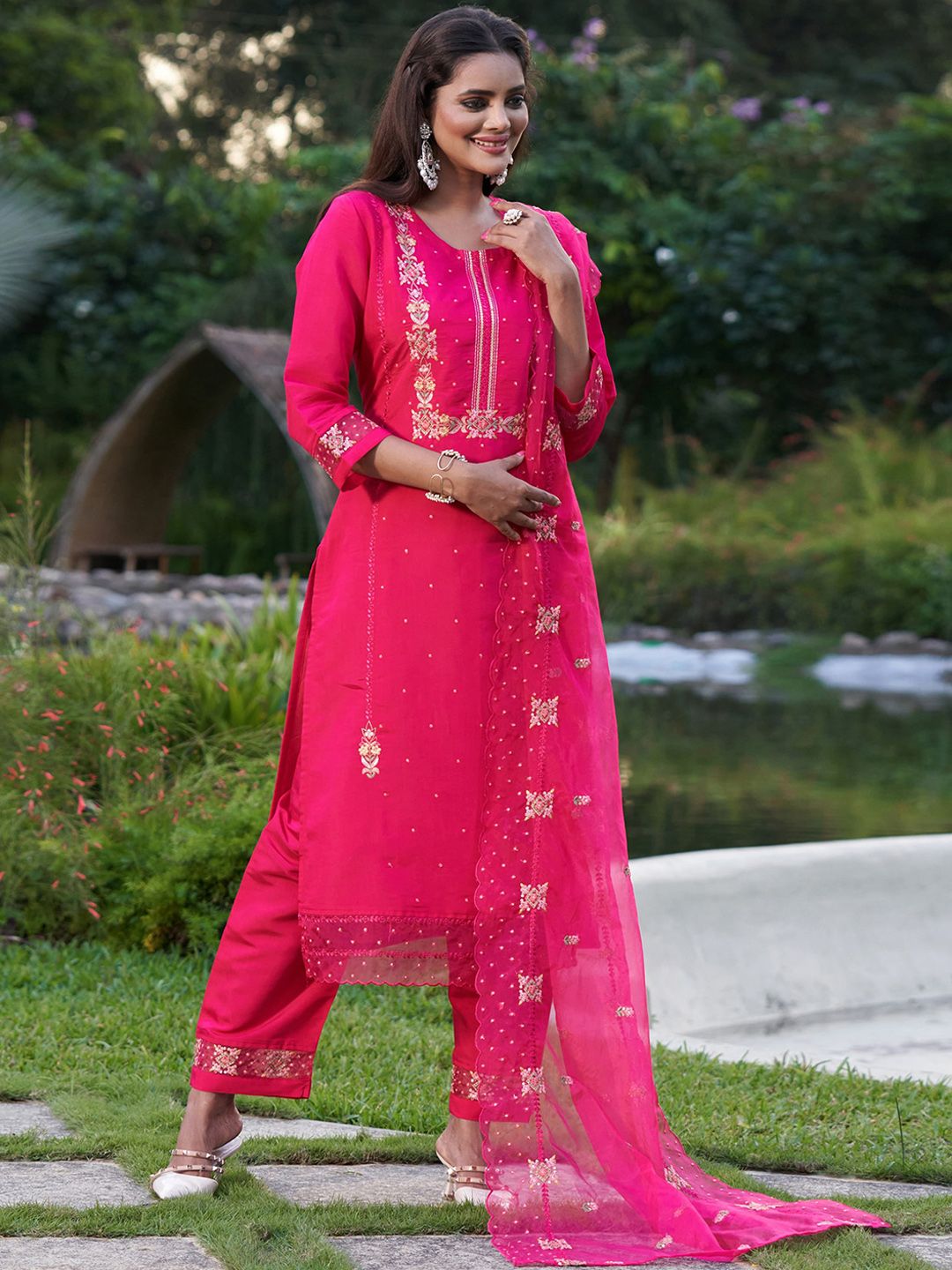 Dhiyona IE Floral Embroidered Regular Thread Work Kurta With Trousers & Dupatta