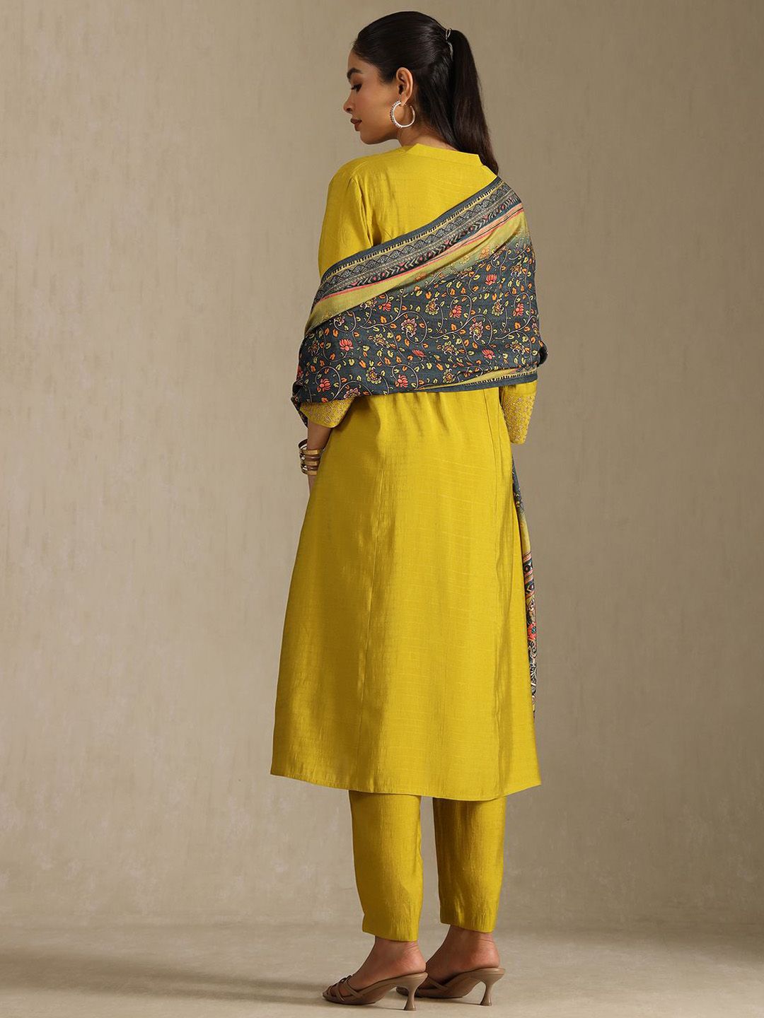 Dhiyona SO Women's Mandarin Collar Straight Kurta With Trousers & Dupatta