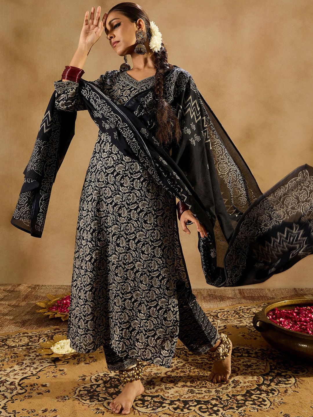 Dhiyona IE Floral Printed Regular Pure Cotton Straight Kurta with Trousers & Dupatta