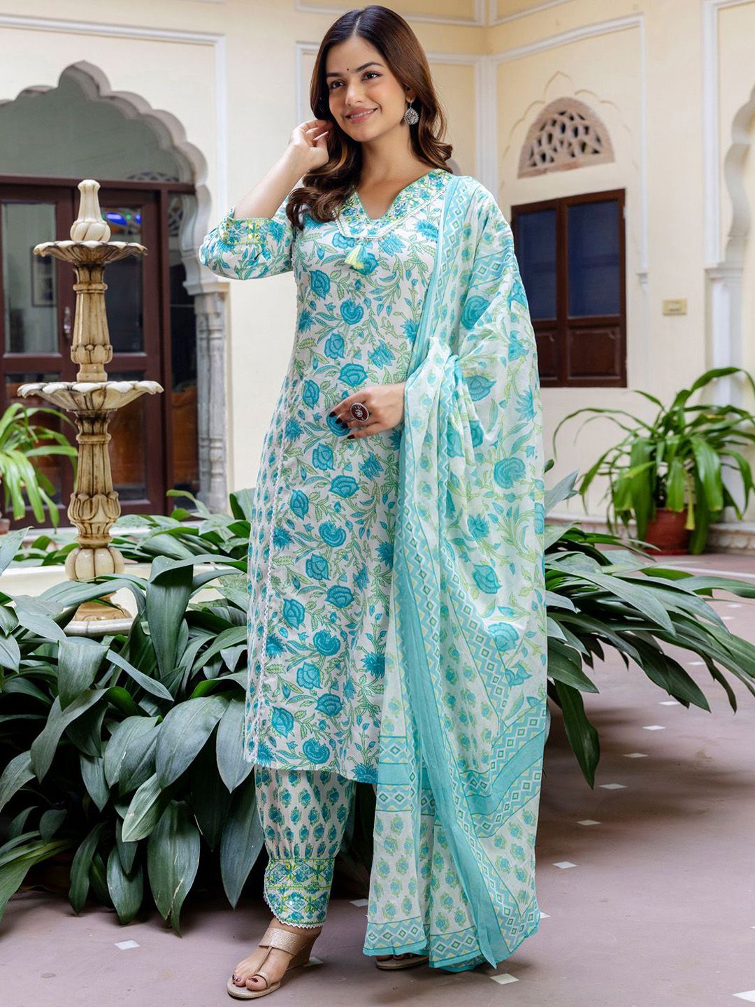 Dhiyona IE Women Floral Printed V-Neck Pure Cotton Kurta With Salwar & Dupatta