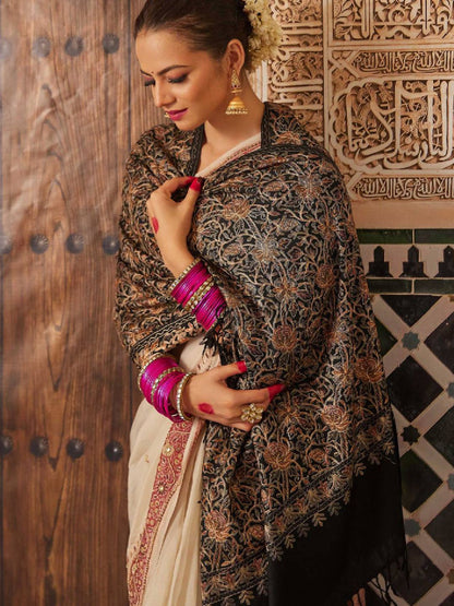 Dhiyona PA Women Floral Embroidered Shawl