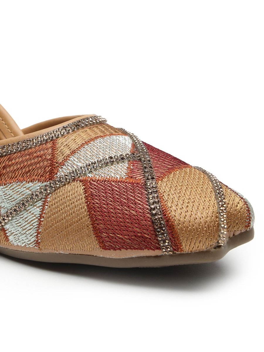 Dhiyona AK Women Solid Ballerinas Flats