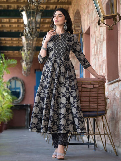 Dhiyona VA Women'sBlack Floral Printed Pure Cotton Anarkali Kurta With Trousers & Dupatta