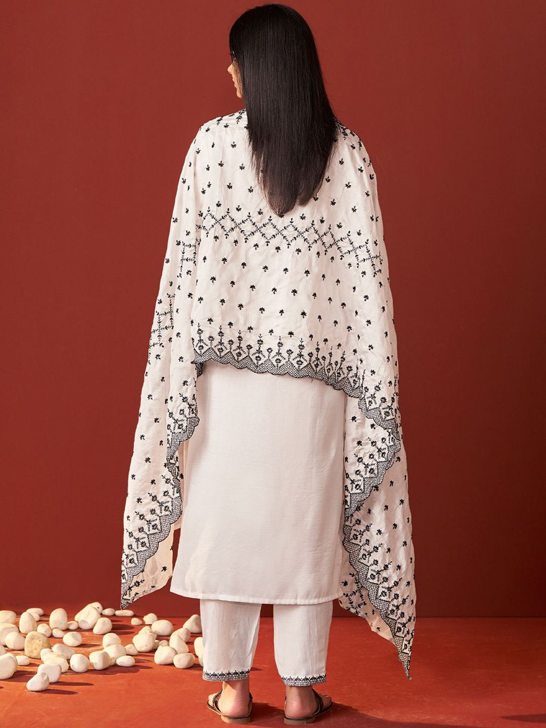 Dhiyona IE Women Ethnic Motifs Woven Design Kurta with Trousers & Dupatta