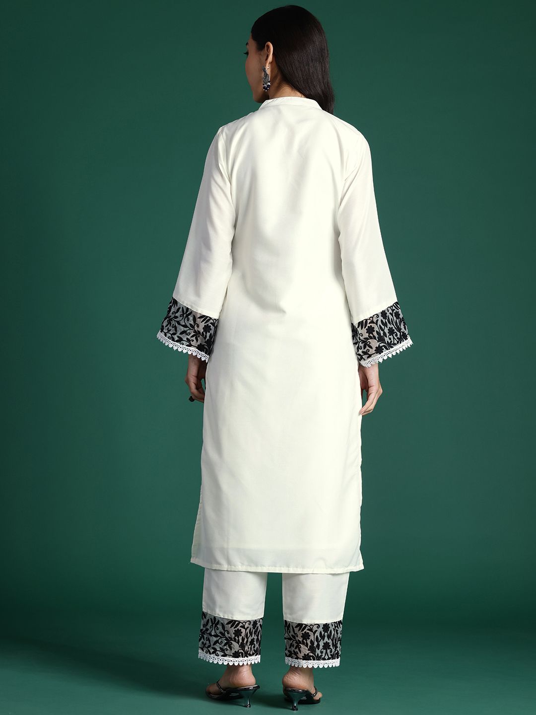 Floral Embroidered Panelled Beads and Stones Kurta with Trousers