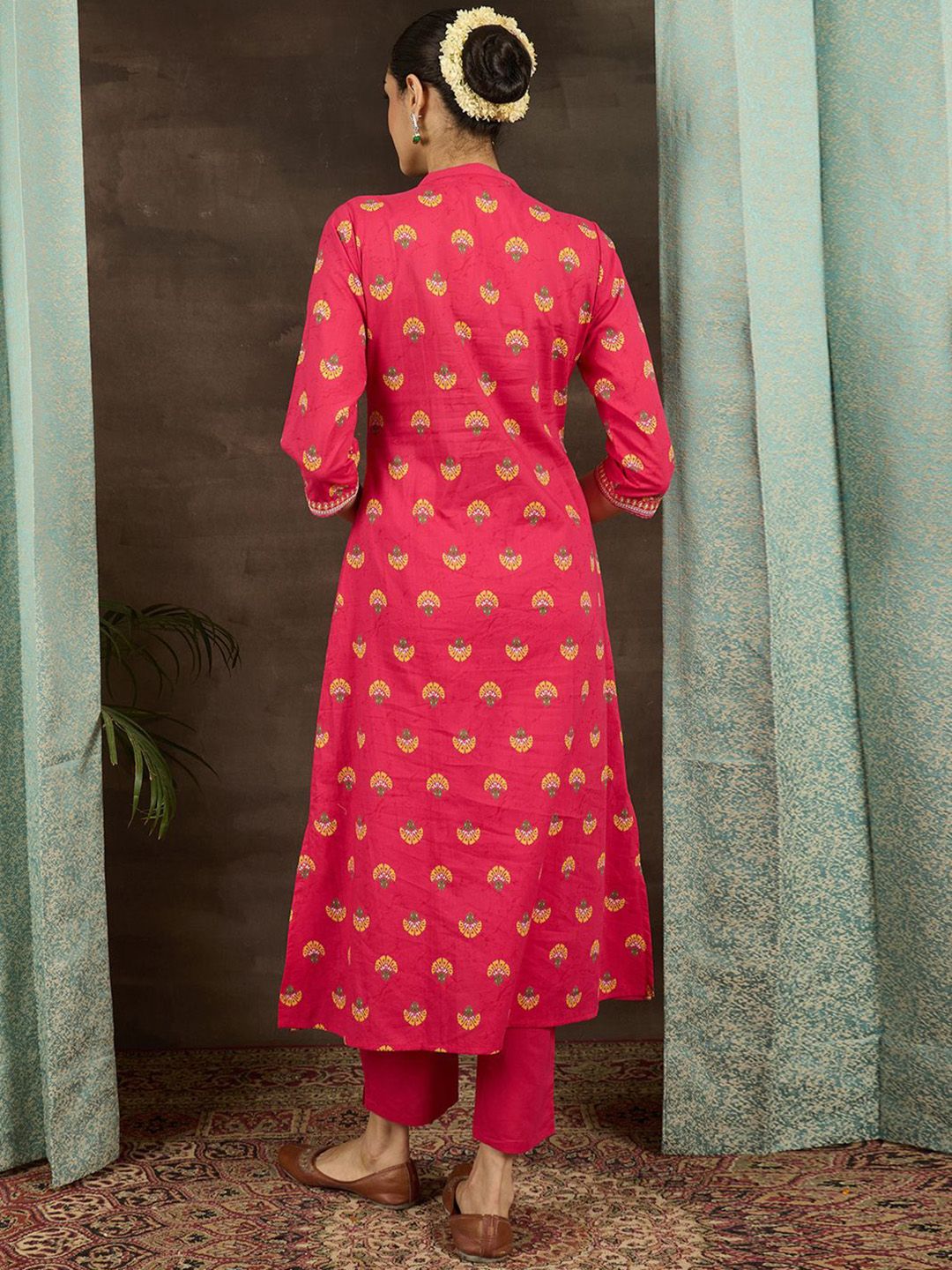 Dhiyona IE Women Ethnic Motifs Printed Thread Work Pure Cotton Kurta Trousers