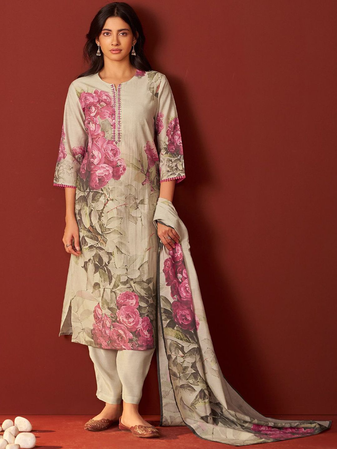 Dhiyona IE Women Floral Printed Kurta with Trousers & Dupatta