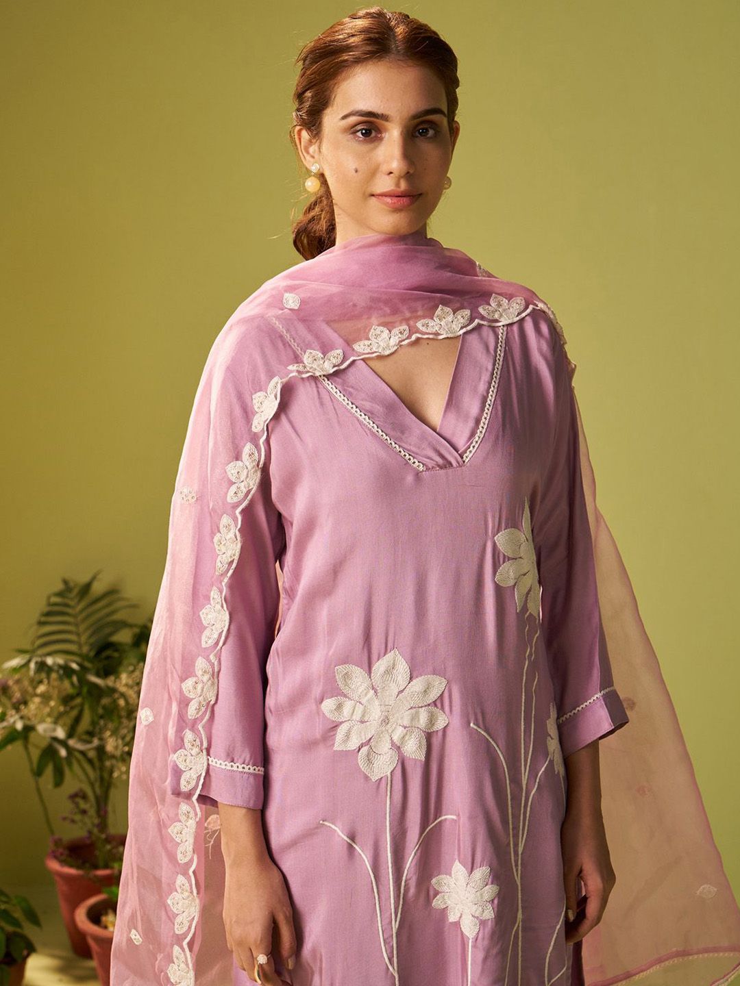Dhiyona IE Women Floral Embroidered Kurta with Trousers & Dupatta