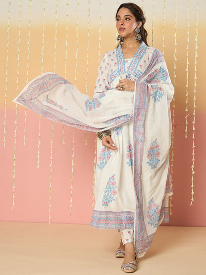 Dhiyona IE Women Floral Printed Sequinned Pure Cotton Kurta with Trousers & With Dupatta
