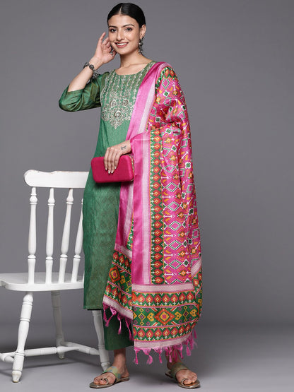 Dhiyona VA Women'sGeometric Woven Design Thread Work Straight Kurta With Trousers & Dupatta