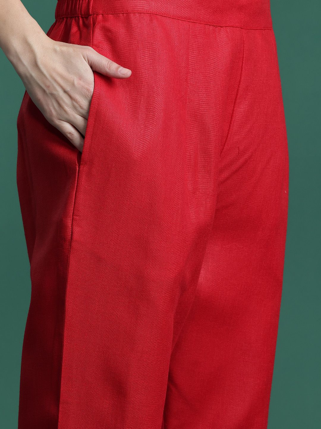 Ethnic Motifs Yoke Design Thread Work Kurta with Trousers & With Dupatta