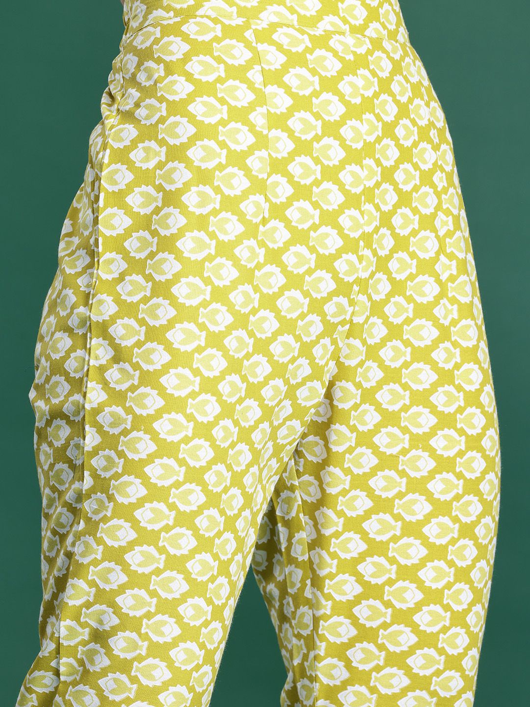 Floral Printed Regular Pure Cotton Kurta with Trousers & With Dupatta