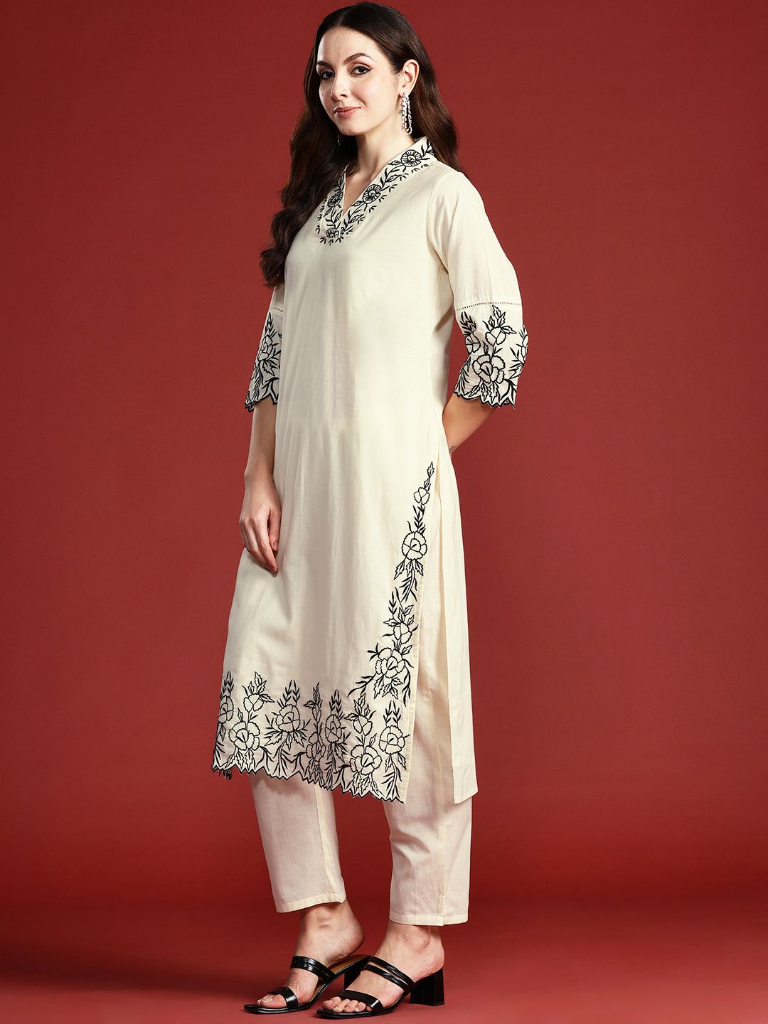 Floral Embroidered Thread Work Pure Cotton Kurta with Trousers & With Dupatta