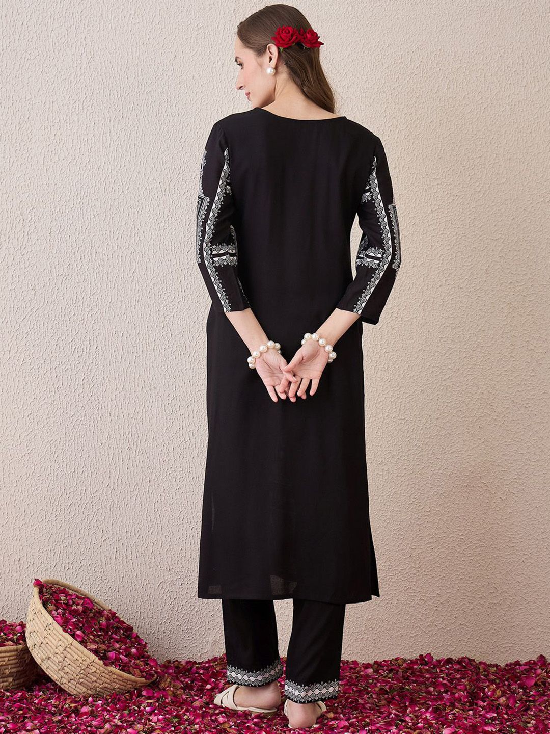 Floral Printed Round Neck Pure Cotton Straight Kurta With Trousers