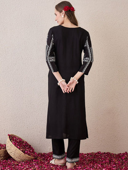 Floral Printed Round Neck Pure Cotton Straight Kurta With Trousers