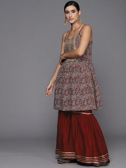 Dhiyona IE Women Dyed Regular Thread Work Kurta with Sharara & With Dupatta