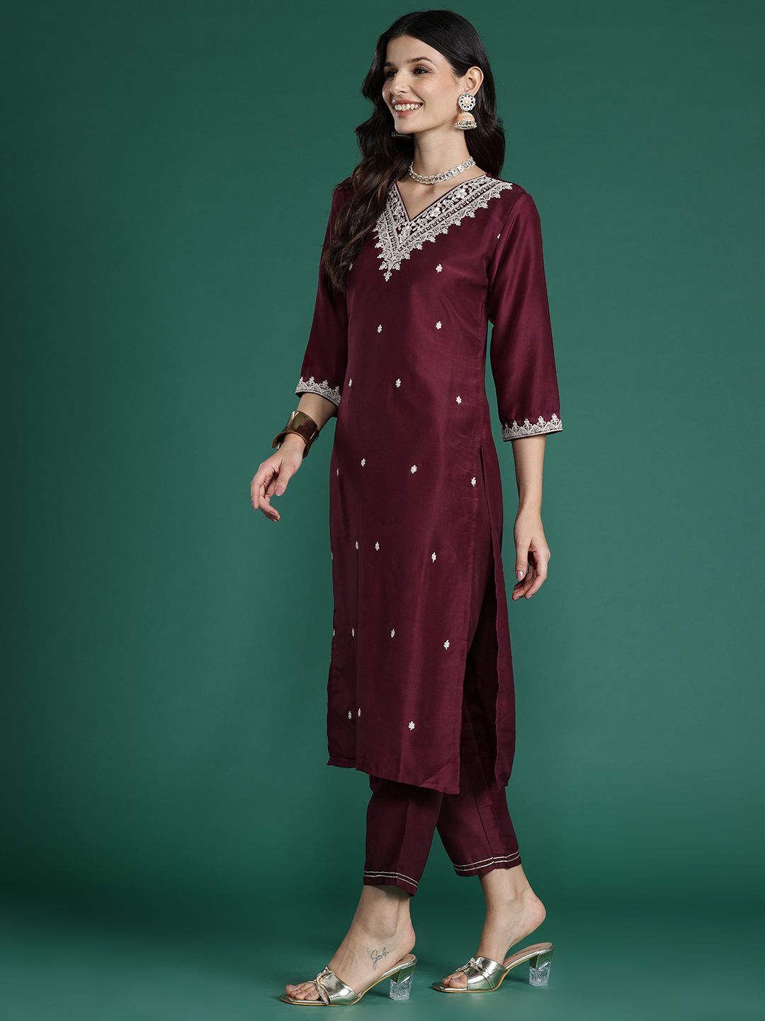 Women Floral Embroidered Thread Work Kurta with Trousers & Dupatta