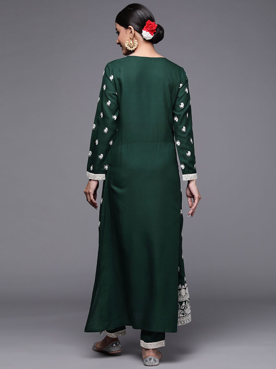 Women Green & White Ethnic Motifs Embroidered Kurta with Trousers