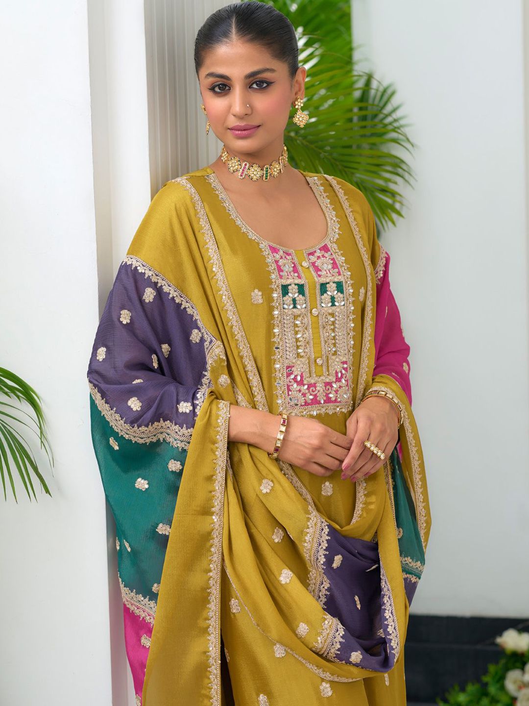 Women Floral Embroidered Kurta with Trousers & Dupatta