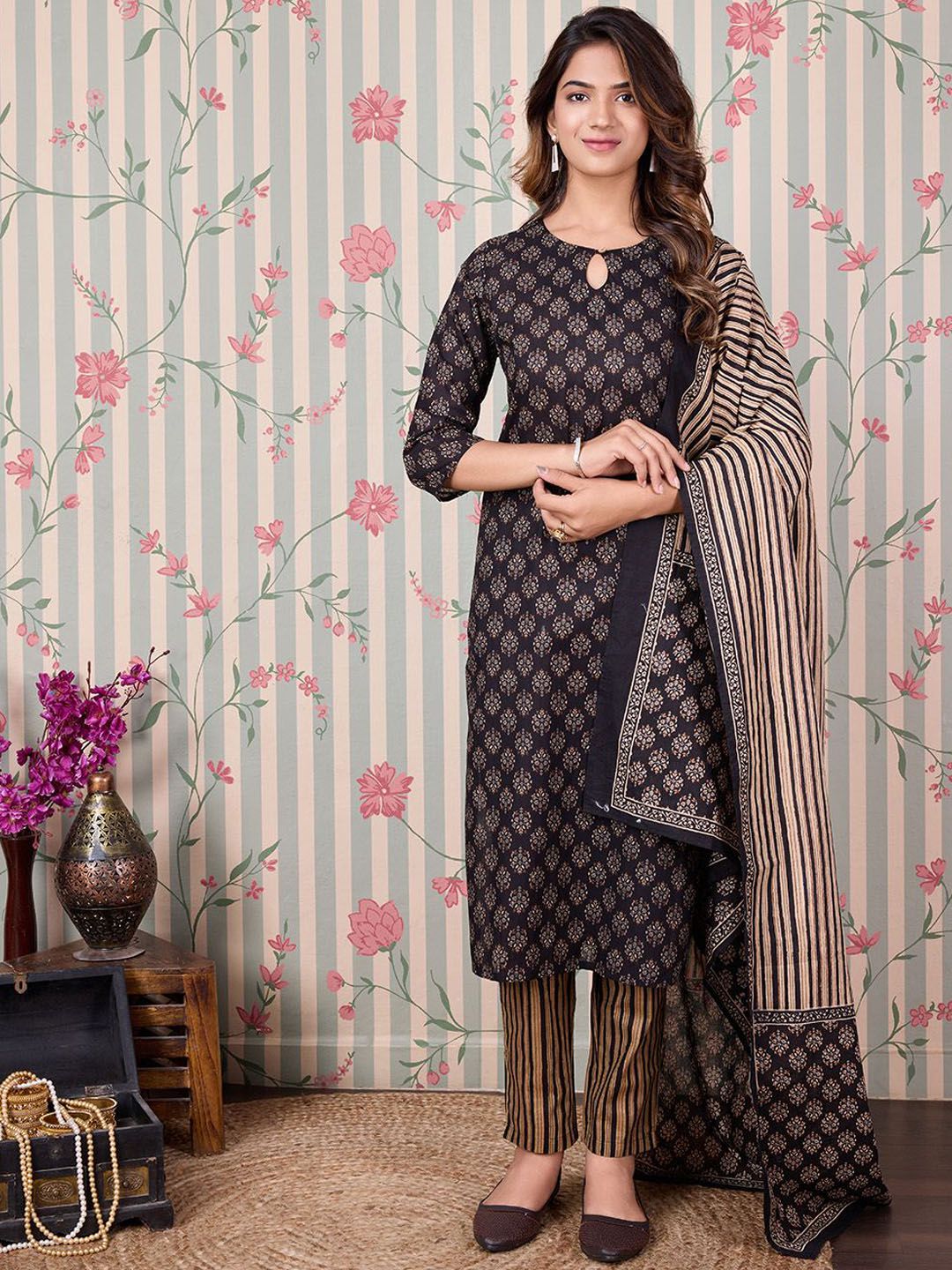 Dhiyona OD  Ethnic Motifs Printed Pure Cotton Kurta with Trousers & Dupatta