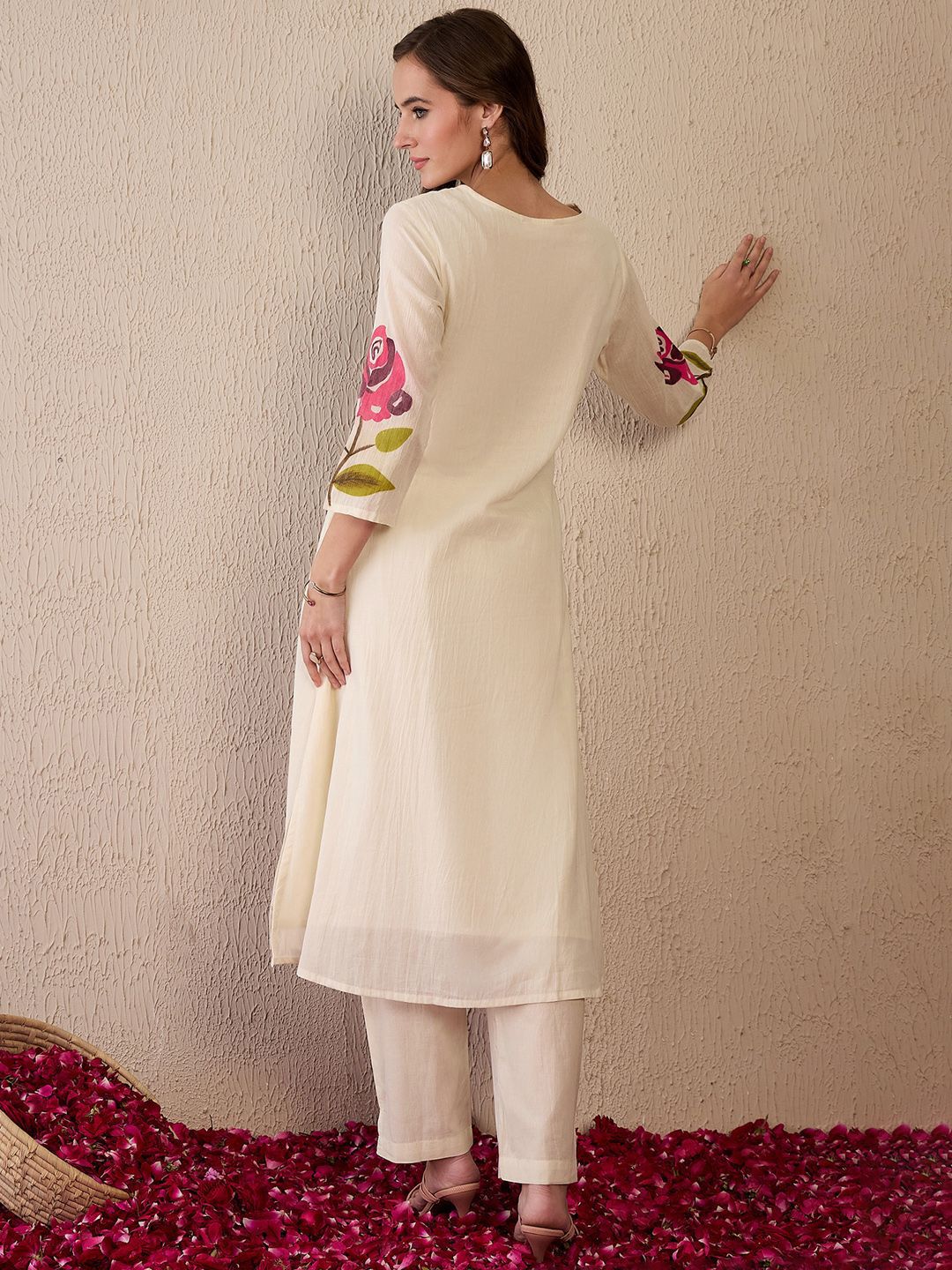 Dhiyona IE Women Floral Printed Regular Thread Work Pure Cotton Kurta with Trousers