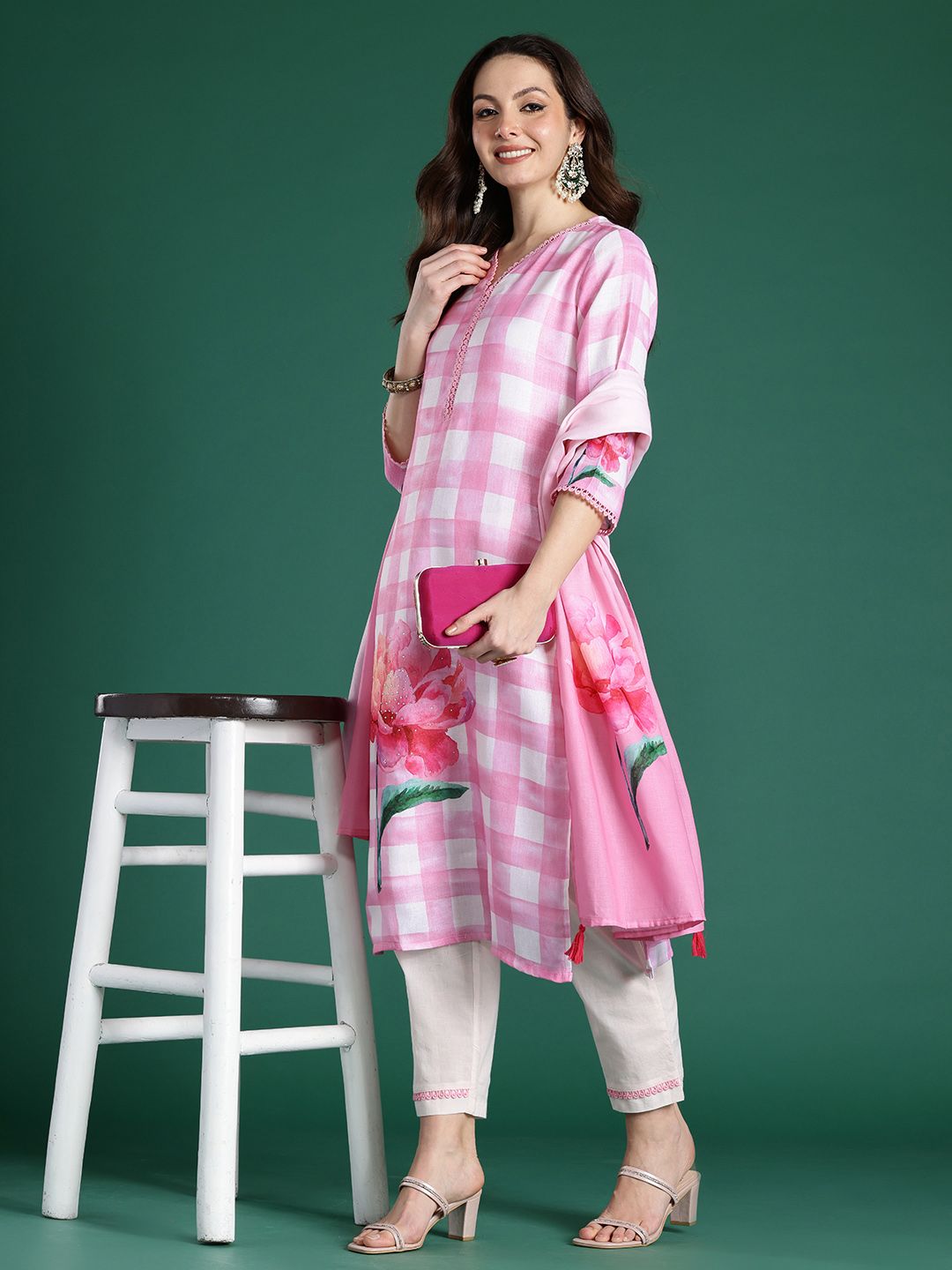 Dhiyona IE Floral Printed Beads and Stones Linen Kurta with Trousers & With Dupatta