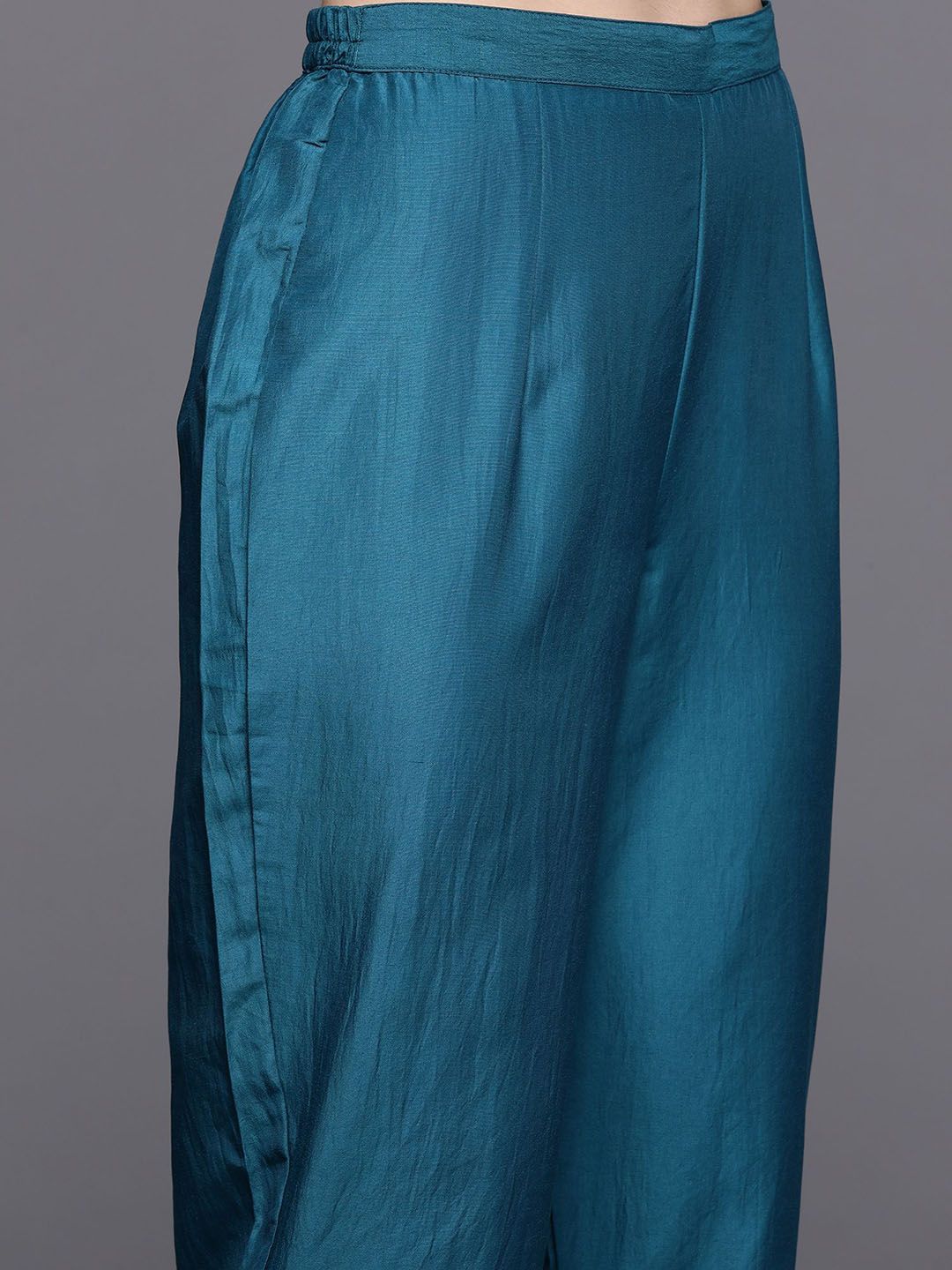 Floral Embroidered Thread Work Straight Kurta With Trousers & Dupatta