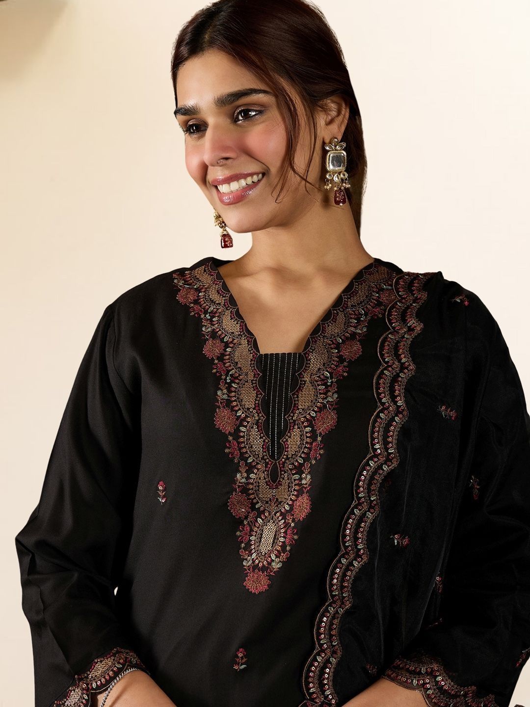 Dhiyona IE Women Ethnic Motifs Embroidered Regular Thread Work Kurta with Trousers & With Dupatta