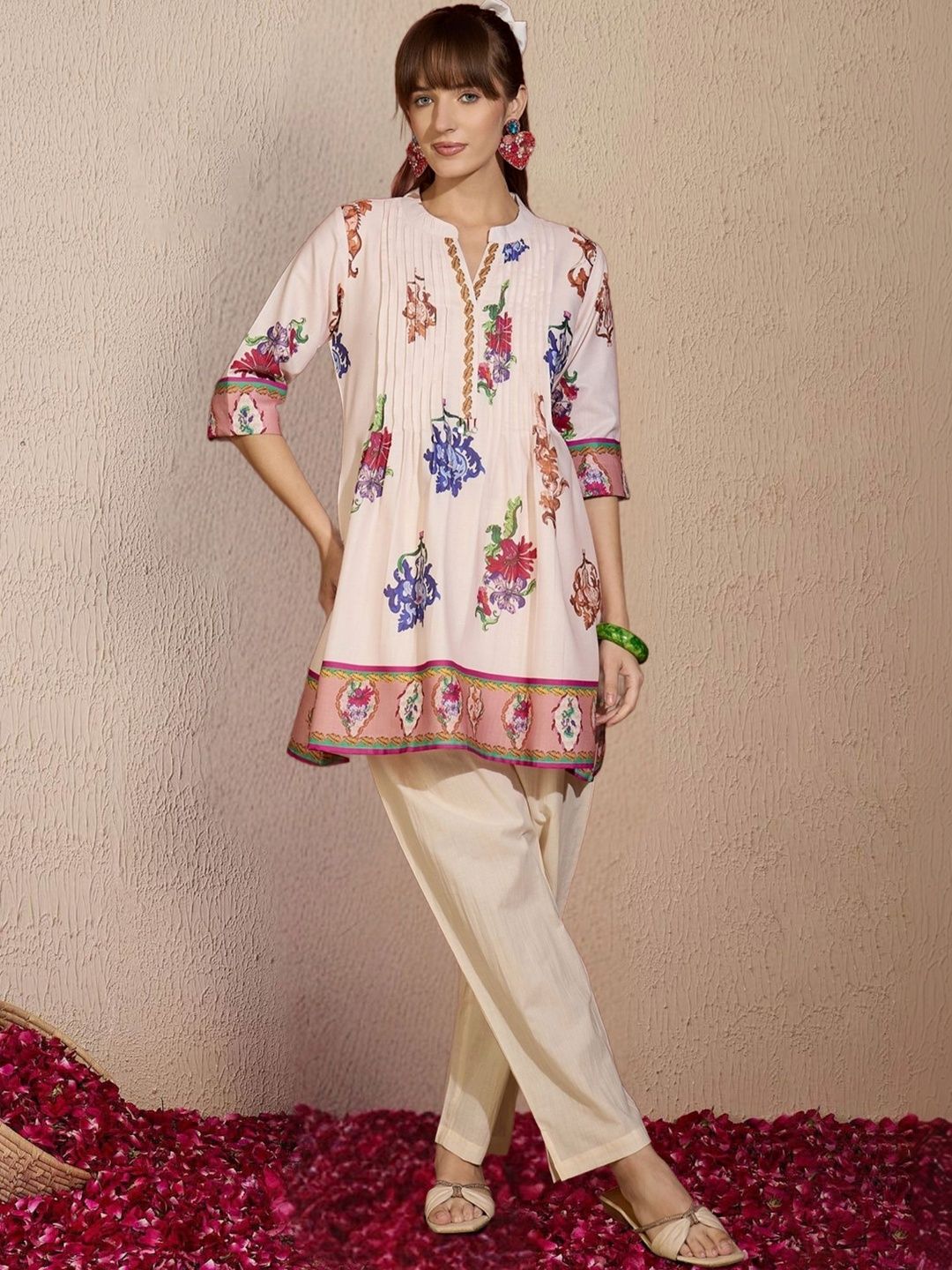 Dhiyona IE Women Floral Printed Regular Thread Work Pure Cotton Kurta with Trousers