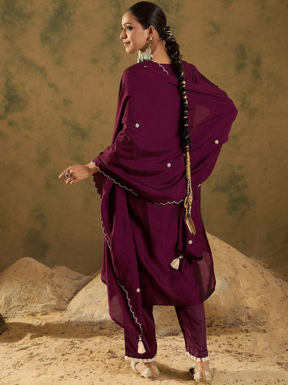 Dhiyona IE Ethnic Floral Embroidered Thread Work Detail Regular Slevees Round Neck Kurta Set