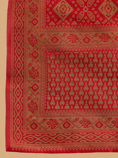 Floral Yoke Design Straight Sequinned Liva Kurta with Trousers & Dupatta