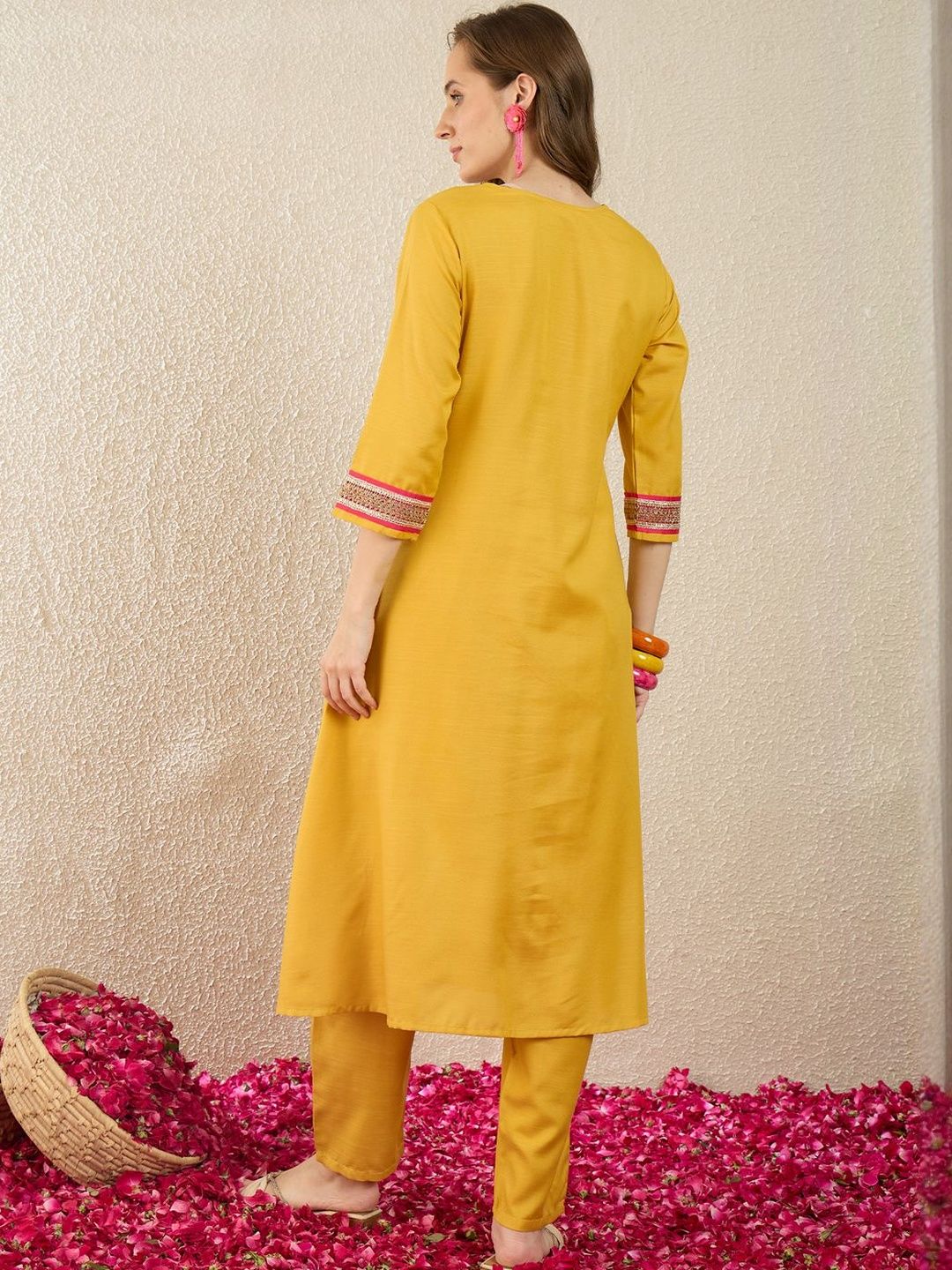 Dhiyona IE Printed Square Neck Three-Quarter Sleeves Top With Trousers