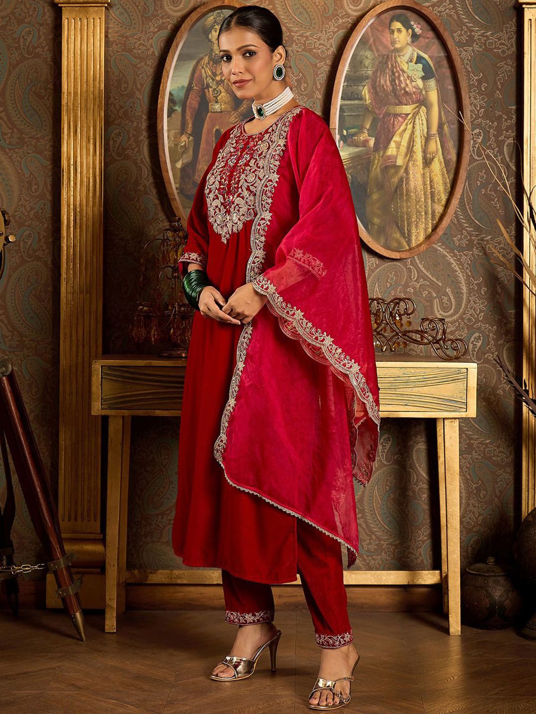 Ethnic motifs Embroidered Thread Work Straight Kurta with Trousers & Dupatta