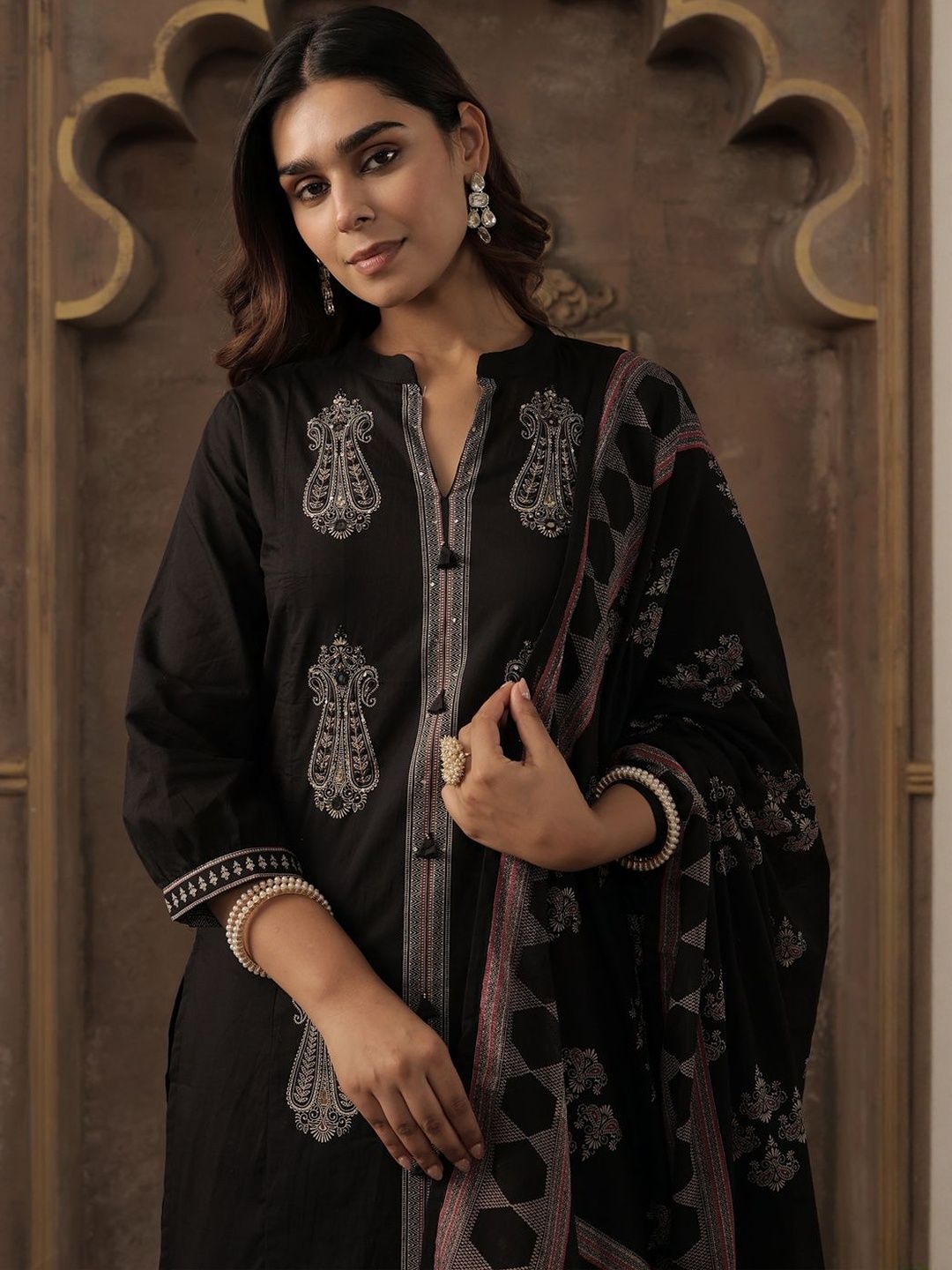 Women Ethnic Motifs Embroidered Thread Work Cotton Kurta with Trousers & Dupatta