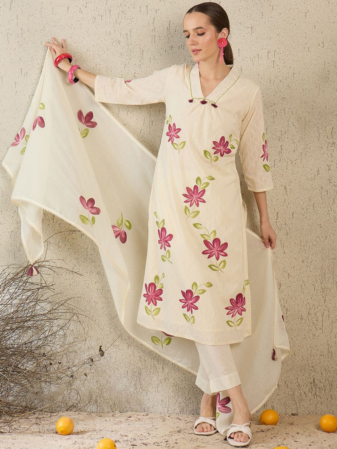 Women Floral Printed Pure Cotton Kurta with Trouser