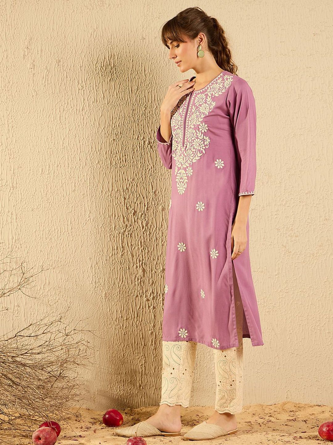 Dhiyona IE Women Paisley Embroidered Thread Work Pastels Kurta