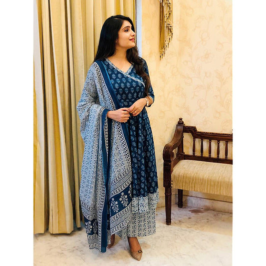 Women Blue Printed Viscose Rayon Kurta And Palazzo Set