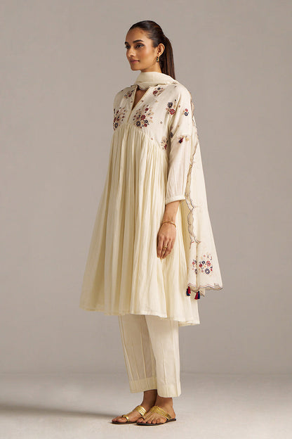 Dhiyona GF Women's Ivory Mul-Cotton Festive Kurta Set