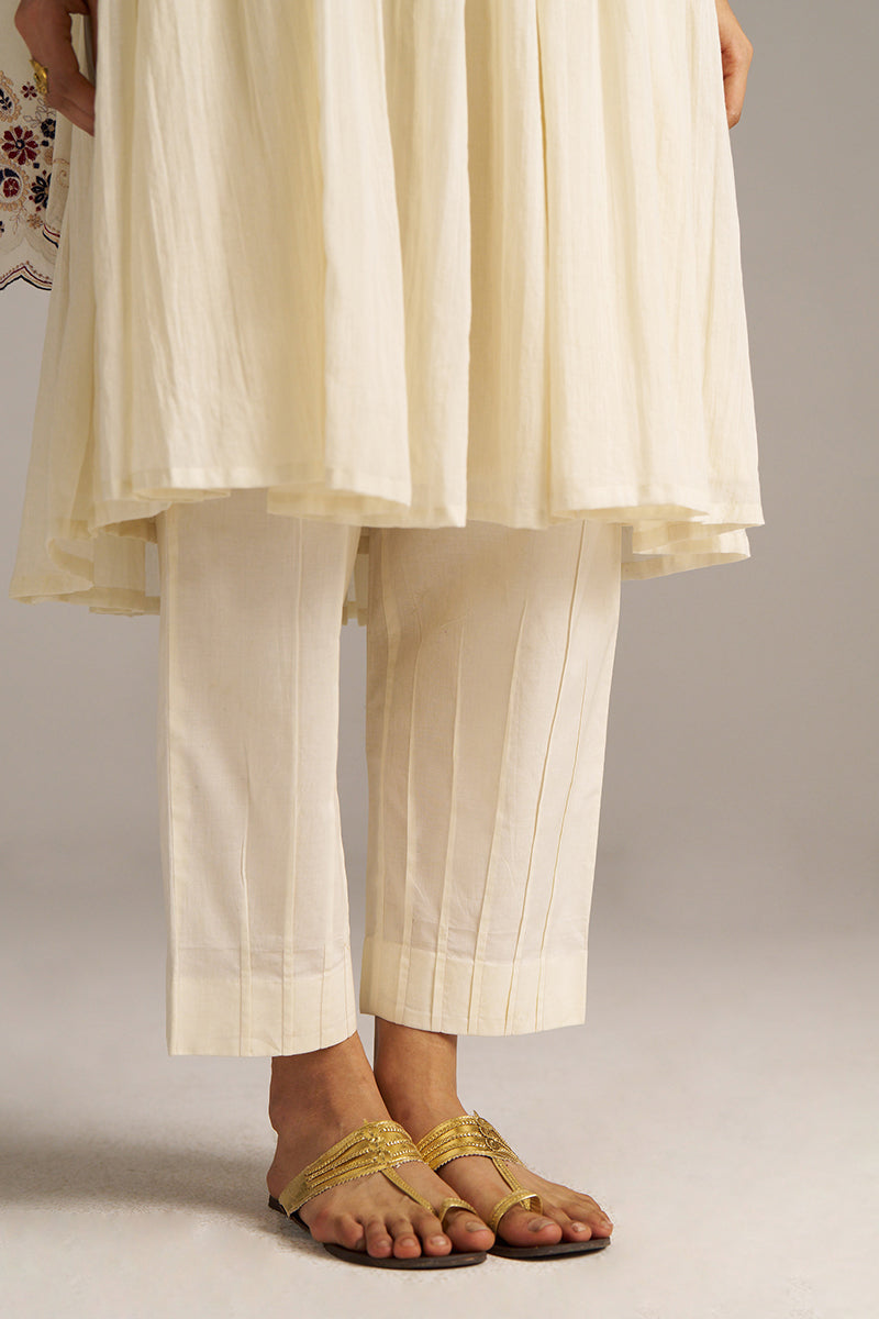 Dhiyona GF Women's Ivory Mul-Cotton Festive Kurta Set