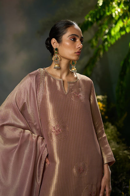 Dhiyona GF burlwood mauve woven festive kurta set