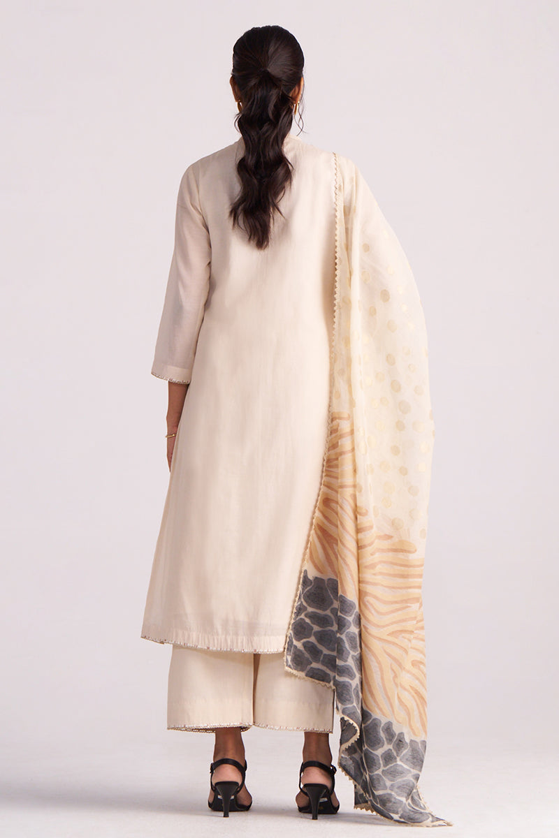 Dhiyona GF Women's Beige Mul-Chanderi Embroidered Kurta Set