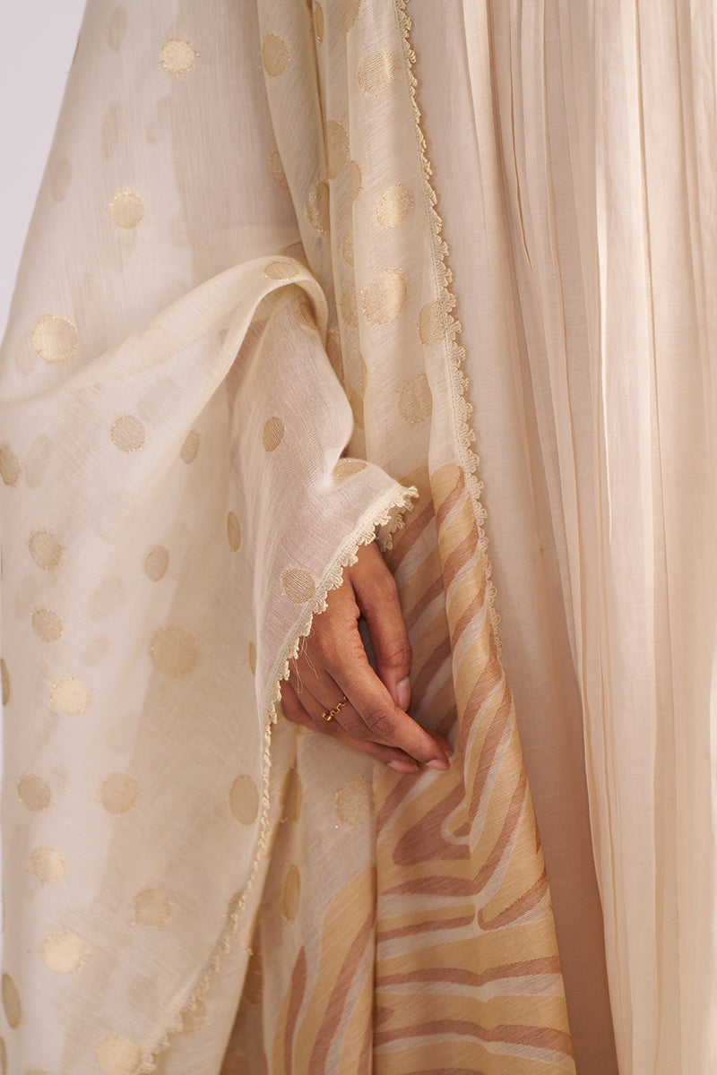 Dhiyona GF Women's Beige Mul-Chanderi Embroidered Kurta Set