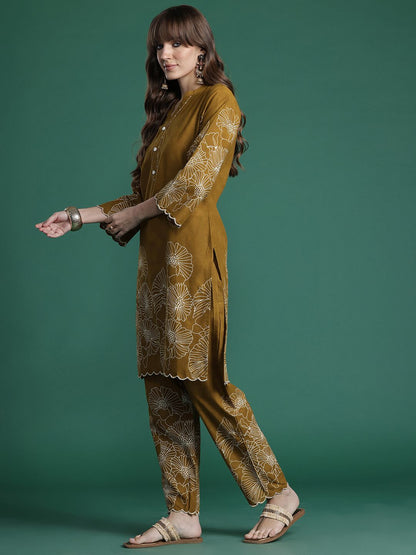 Floral Embroidered Thread Work Pure Cotton Kurta with Trousers