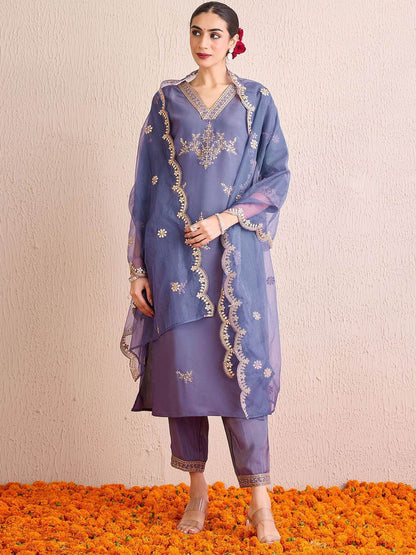 Dhiyona IE Women Floral Embroidered Regular Kurta with Trousers & With Dupatta