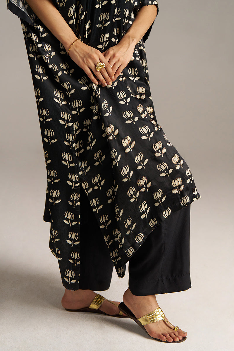 Dhiyona GF Women's Black Lotus Print Gaji Silk Festive Kaftaan Set ( Co-ord Set )