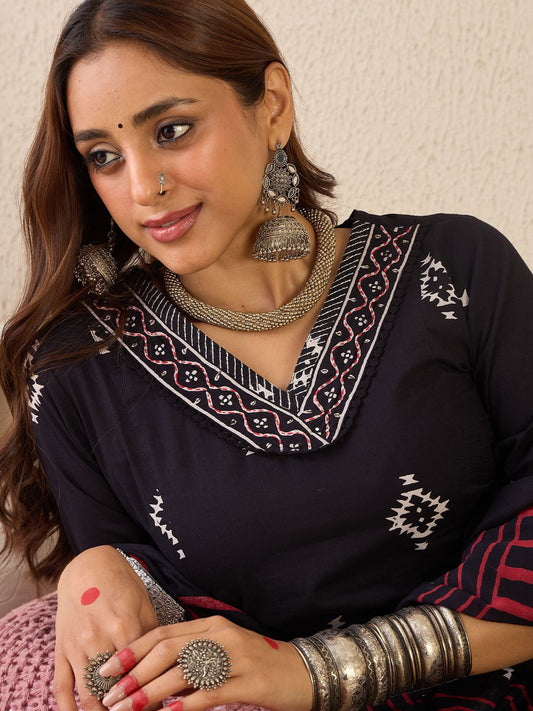 Dhiyona IE Women V-Neck Ethnic Motifs Printed Pure Cotton Kurta with Trousers & Dupatta