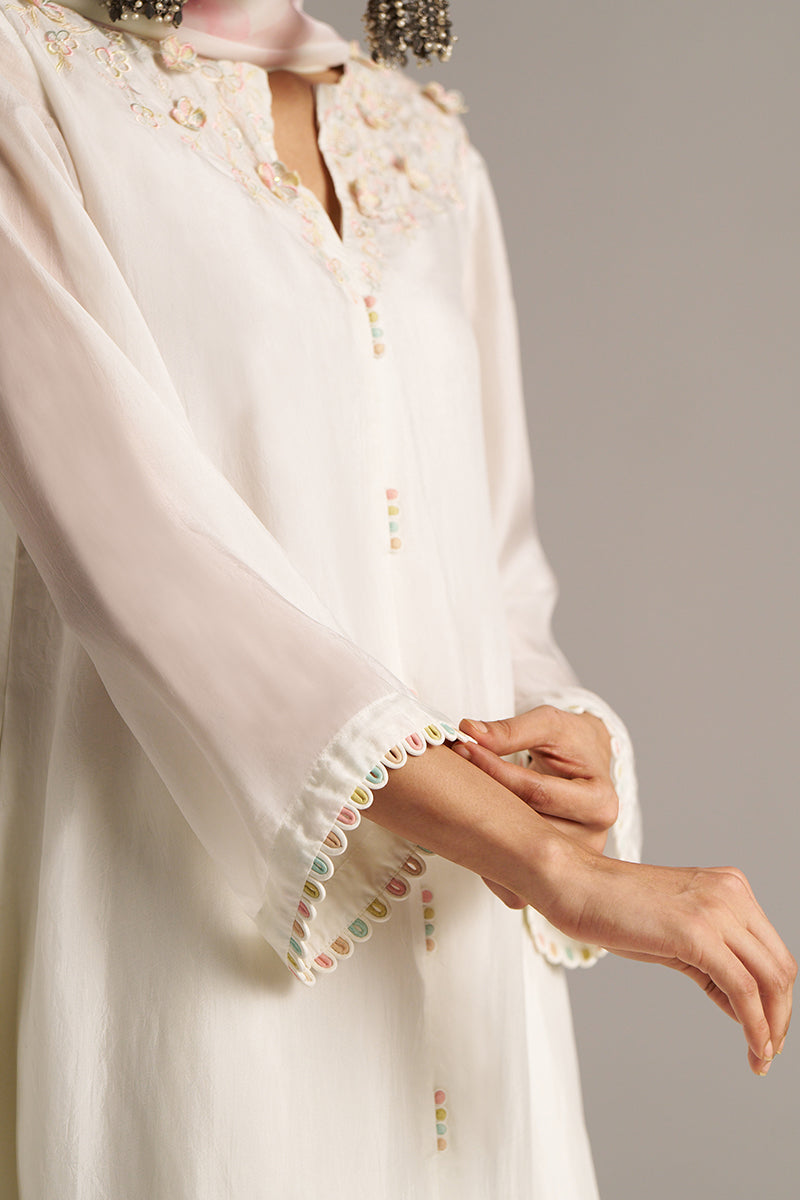 Dhiyona GF Women's Cloud White Bemberg Silk Kurta Set