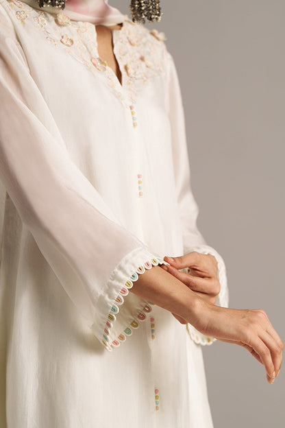 Dhiyona GF Women's Cloud White Bemberg Silk Kurta Set